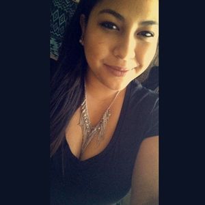 Meet your Posher, Bibi